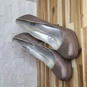 Speed Limit 98, size 11, mulitcolor glitter